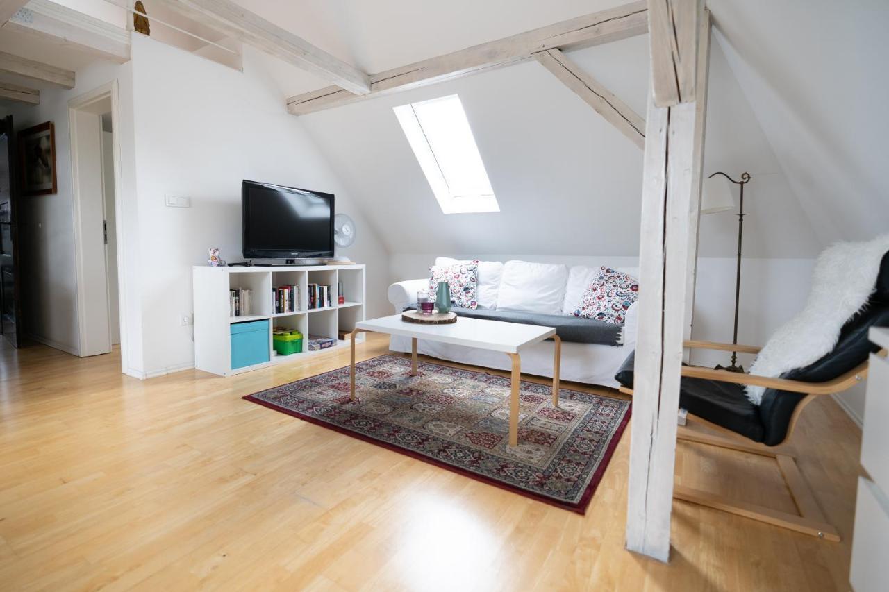 27 Apartment Coburg